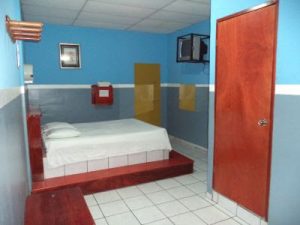 Hospirent El Salvador - Baranda para cama tradicional. Estamos ubicados en:  Casa Matriz: Calle La Ceiba #261, Col. Escalón, San Salvador. Sucursal  Santa Ana: 25 Calle Poniente y 6 Av. Sur #27
